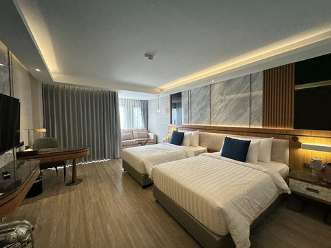 芭堤雅中天海滩温德姆酒店主图