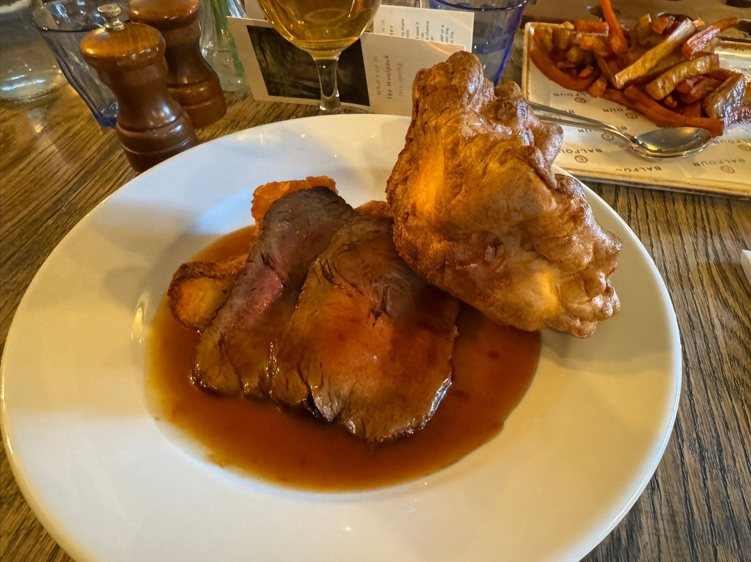 The Woolpack Hotel主图