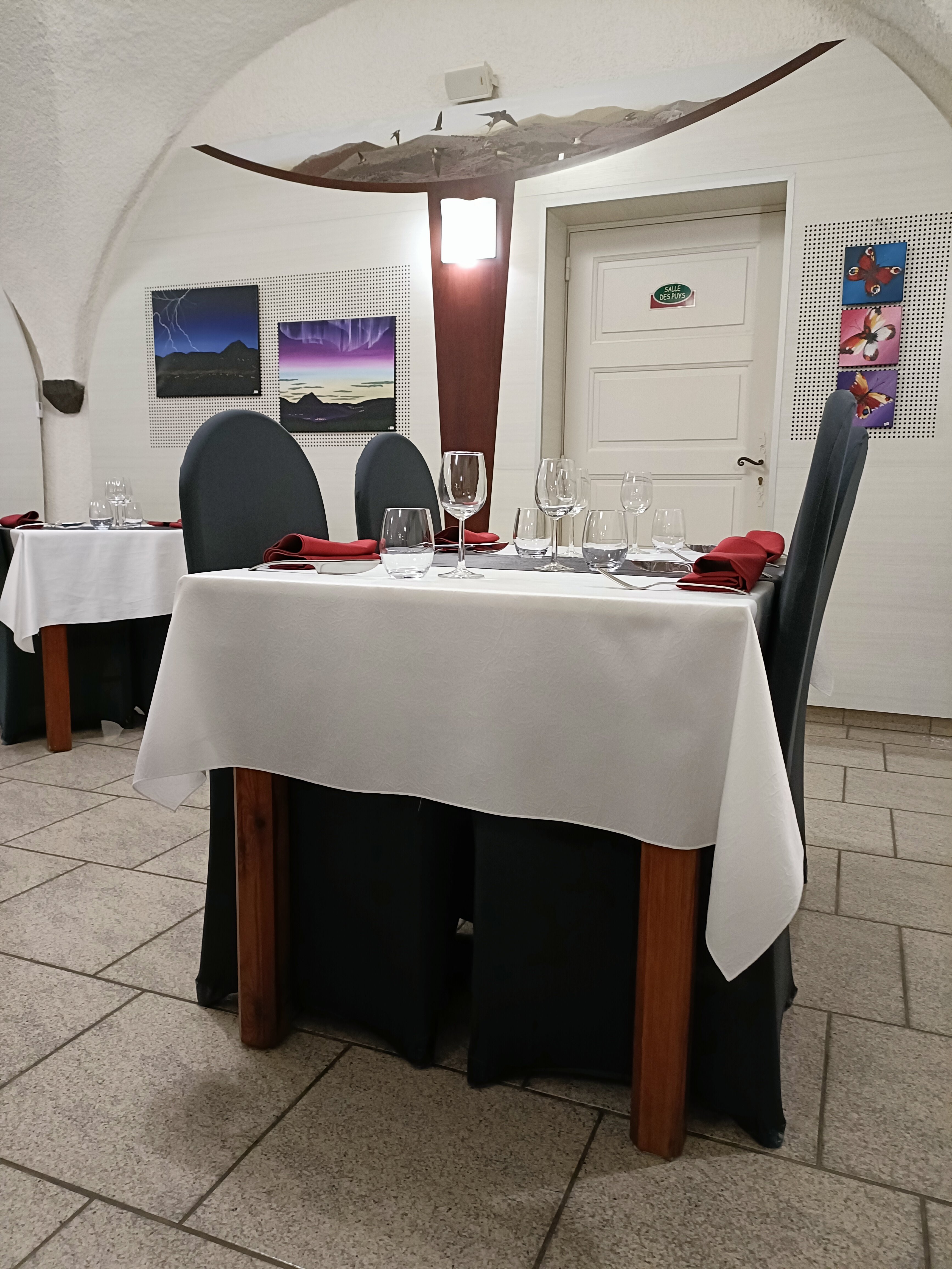 Hotel Restaurant Les Hirondelles-官方