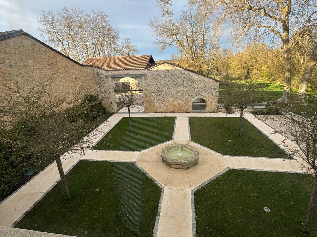 Chateau L'Eperon-Verac必去景点