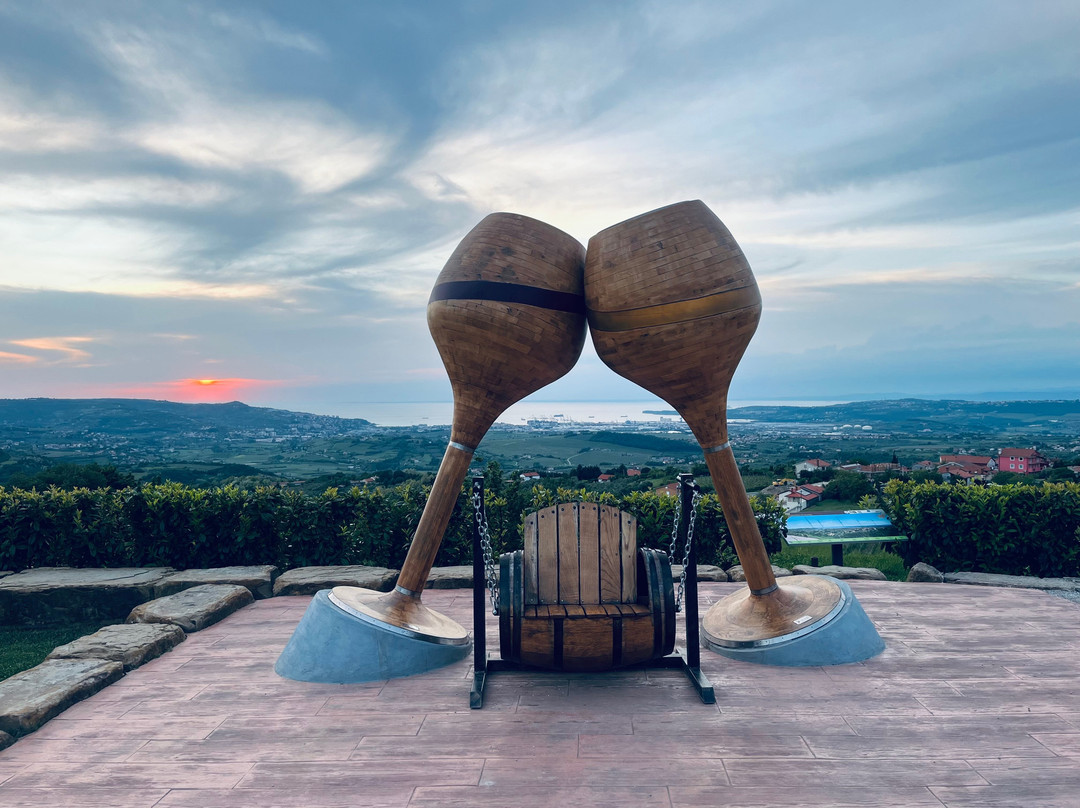 Wine Fountain Marezige-Marezige必去景点