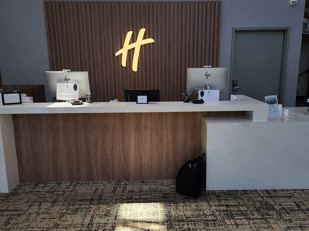 奥克维尔中心假日酒店主图