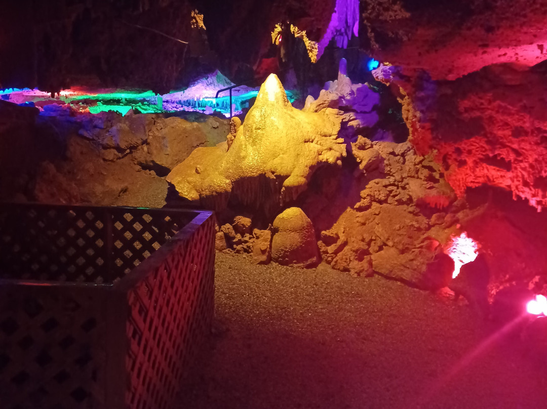 Coral Caverns-Manns Choice必去景点