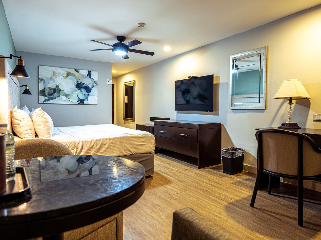 Plaza Inn Hotel主图