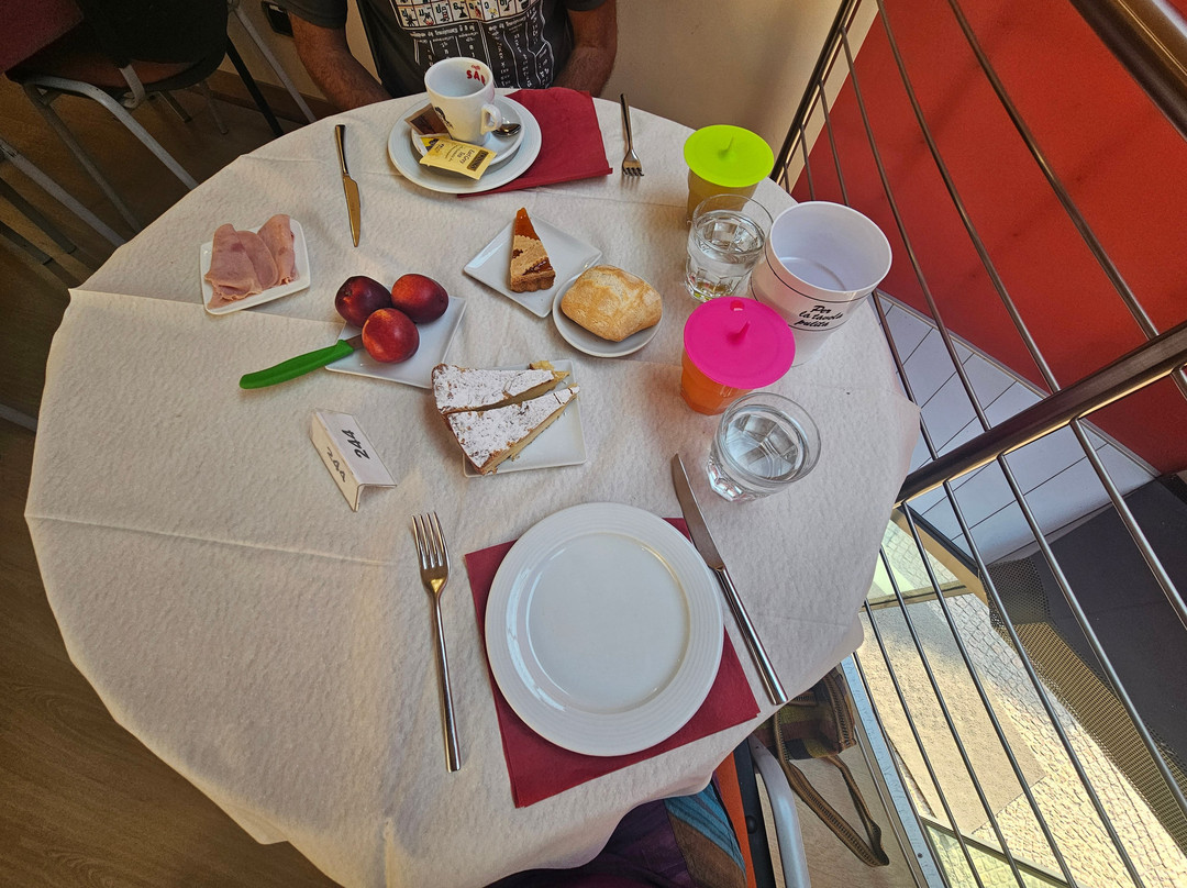 月亮机场酒店主图