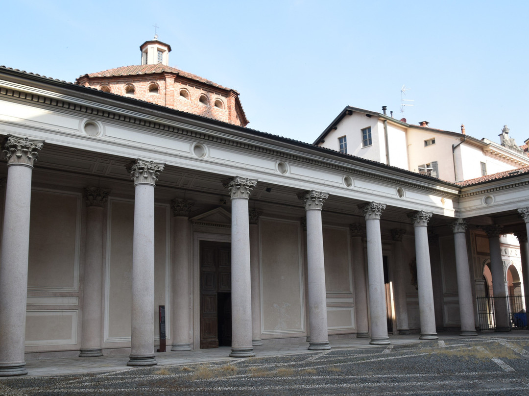 Cattedrale di Santa Maria Assunta-诺瓦拉必去景点