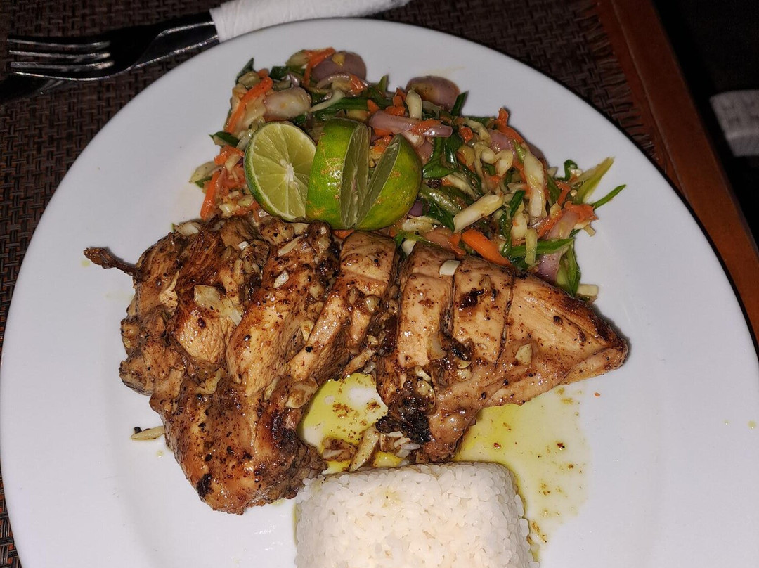 Elegant Green Beach Resort主图