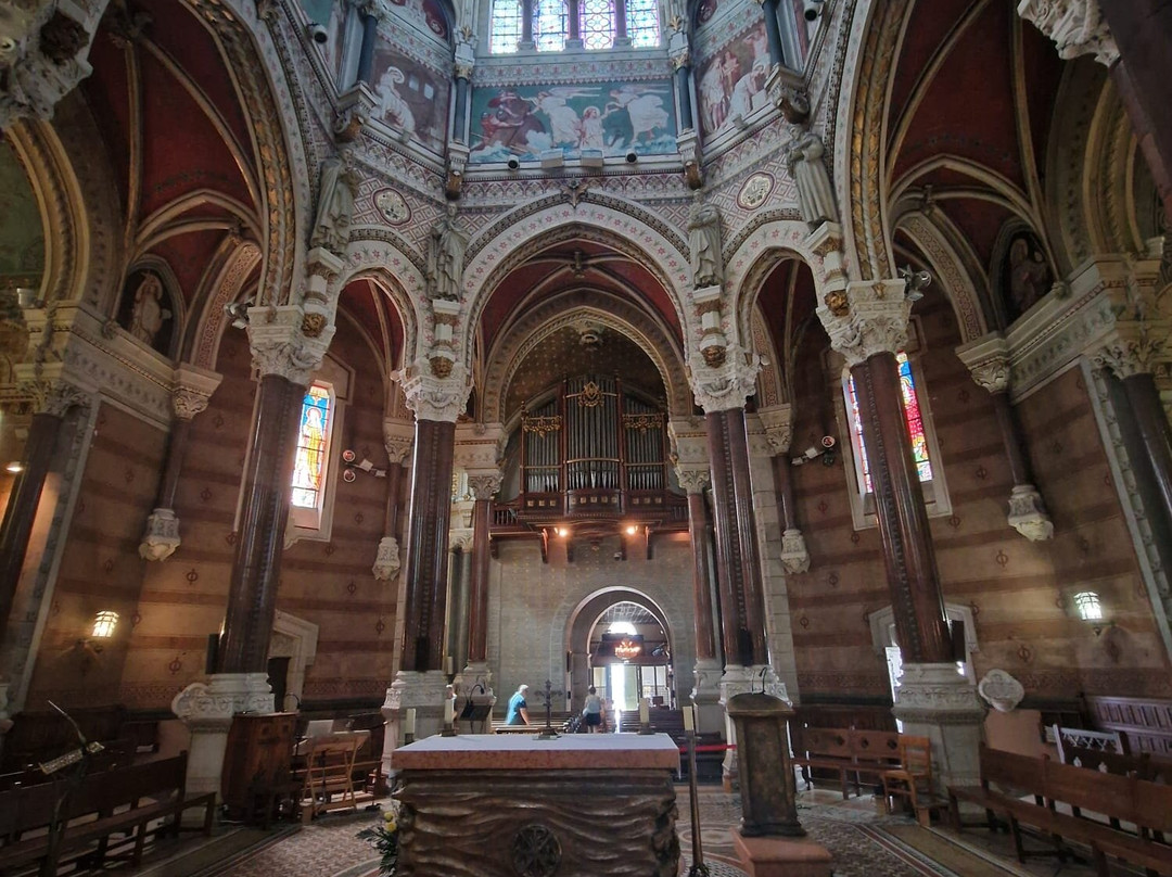 Basilique d'Ars-Ars-sur-Formans必去景点