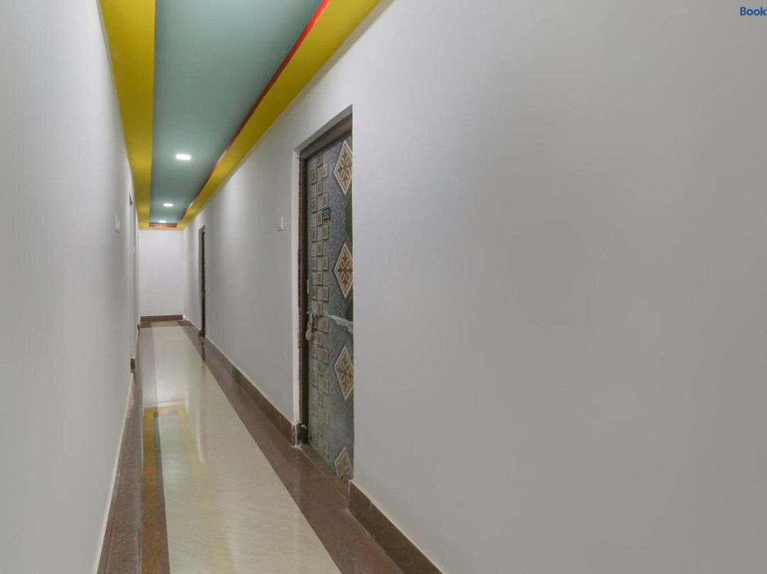 OYO 64771 The Platinum Inn