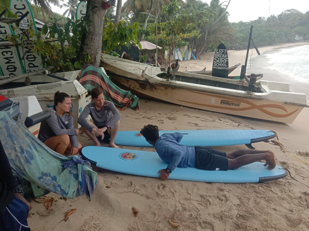 Hiriketiya Love Hiri Surf School-迪克韦勒必去景点
