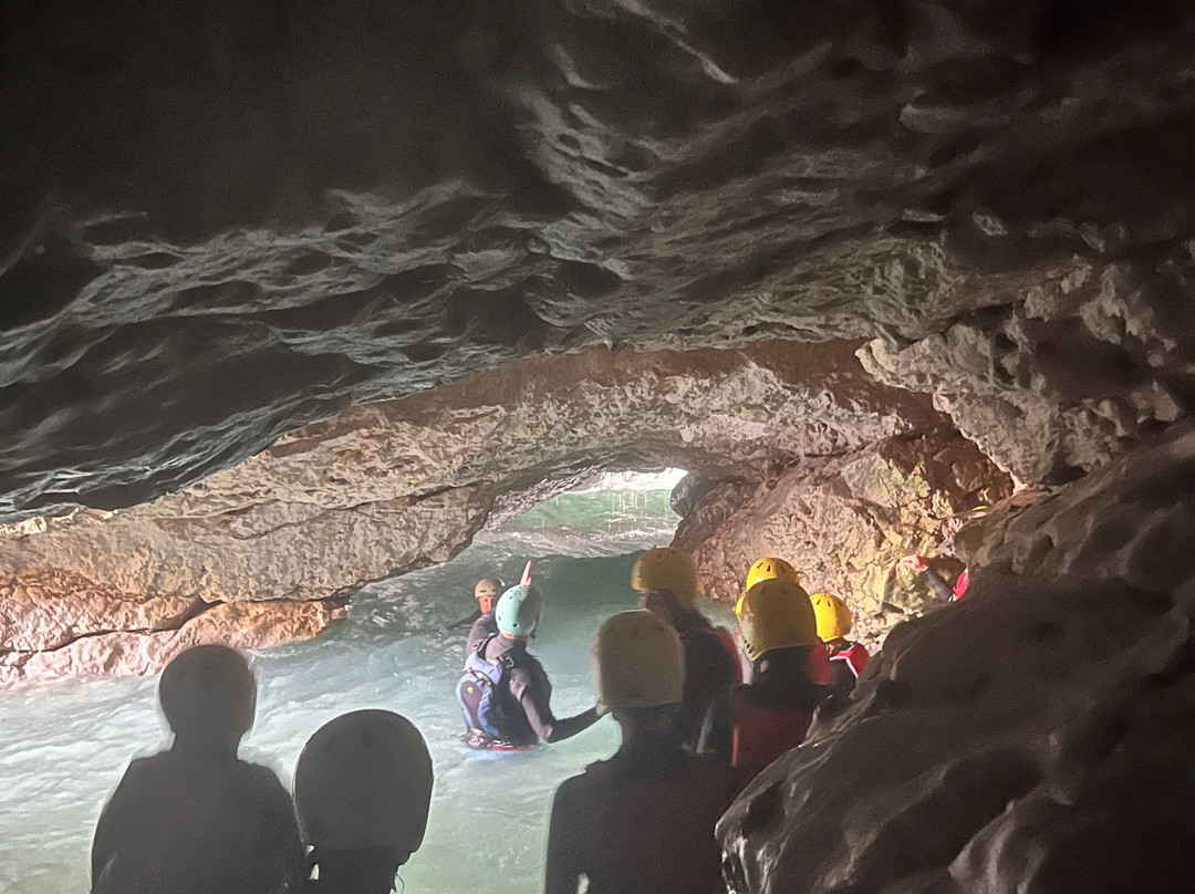 Freshwater Bay Coasteering-弗雷什沃特必去景点