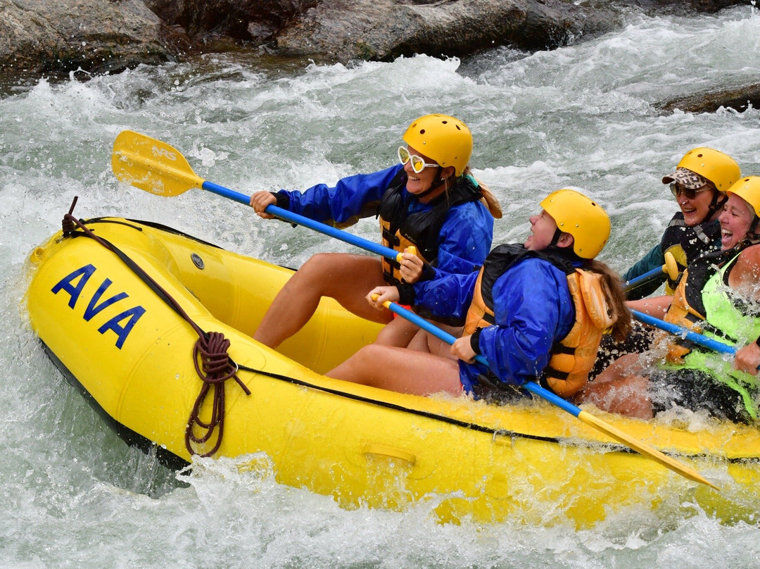 Ava Rafting & Zipline-布埃纳维斯塔必去景点