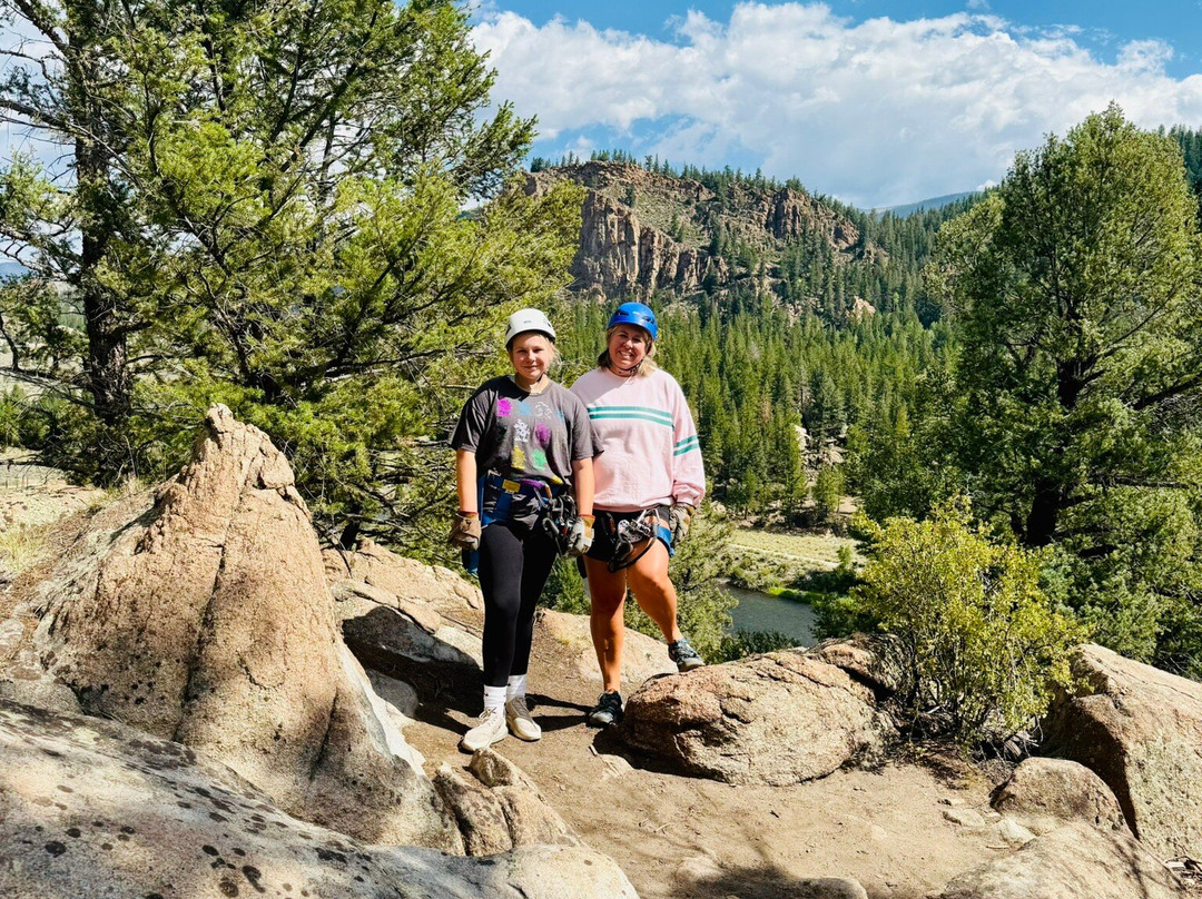 Ava Rafting & Zipline-布埃纳维斯塔必去景点