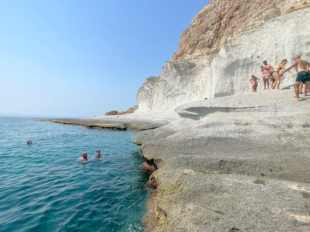 Cala de Enmedio-Agua Amarga必去景点