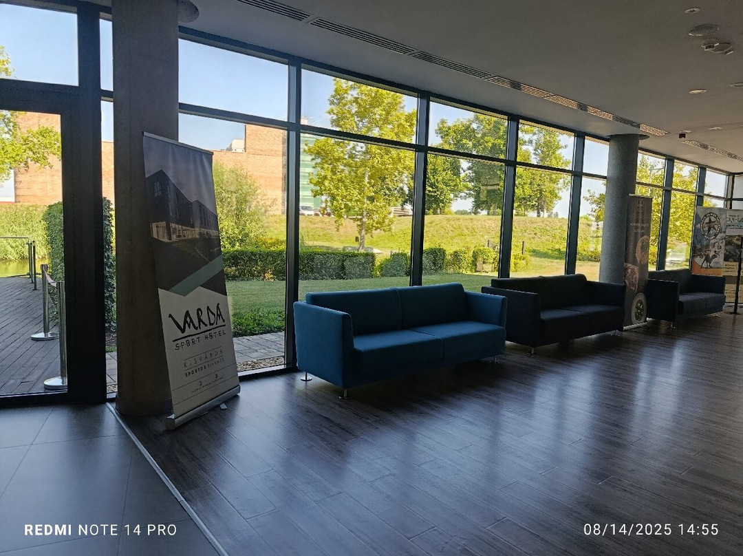 Szabolcsveresmart酒店住宿-Varda Sport Hotel