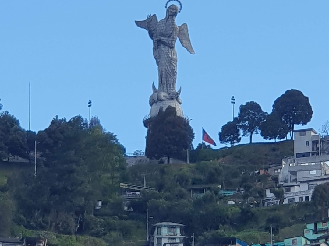 La Virgen del Panecillo-基多必去景点
