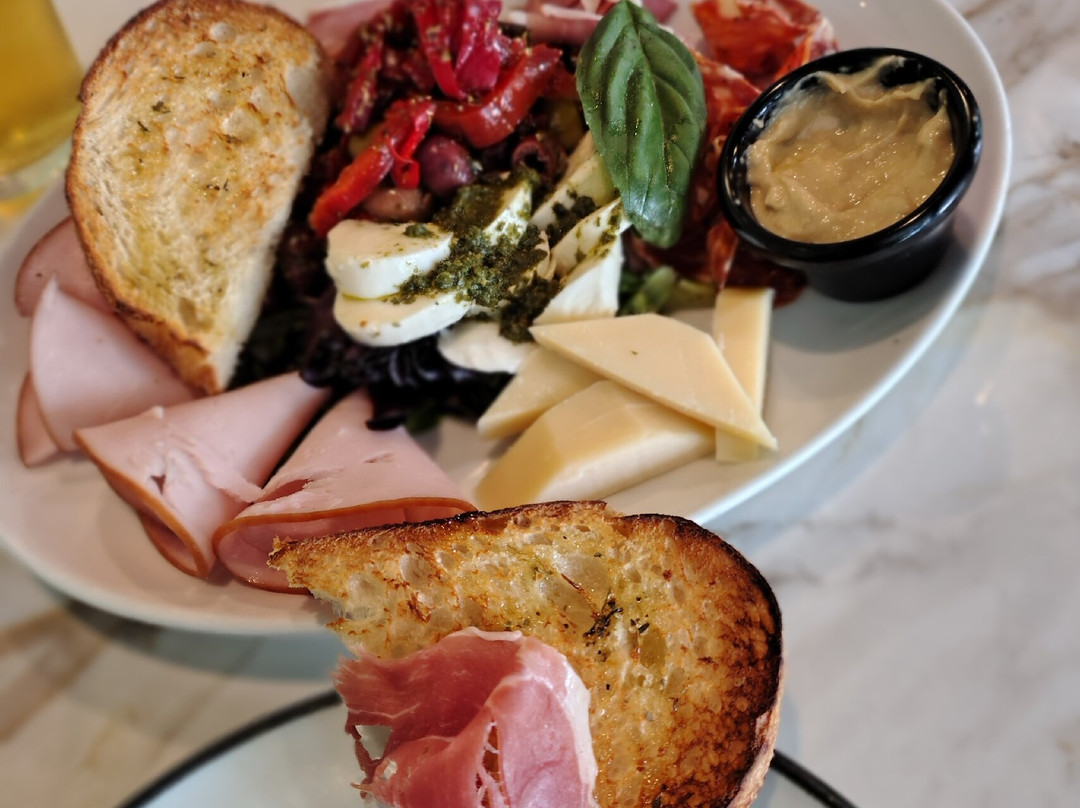 Stonevilla Cafe and Restaurant