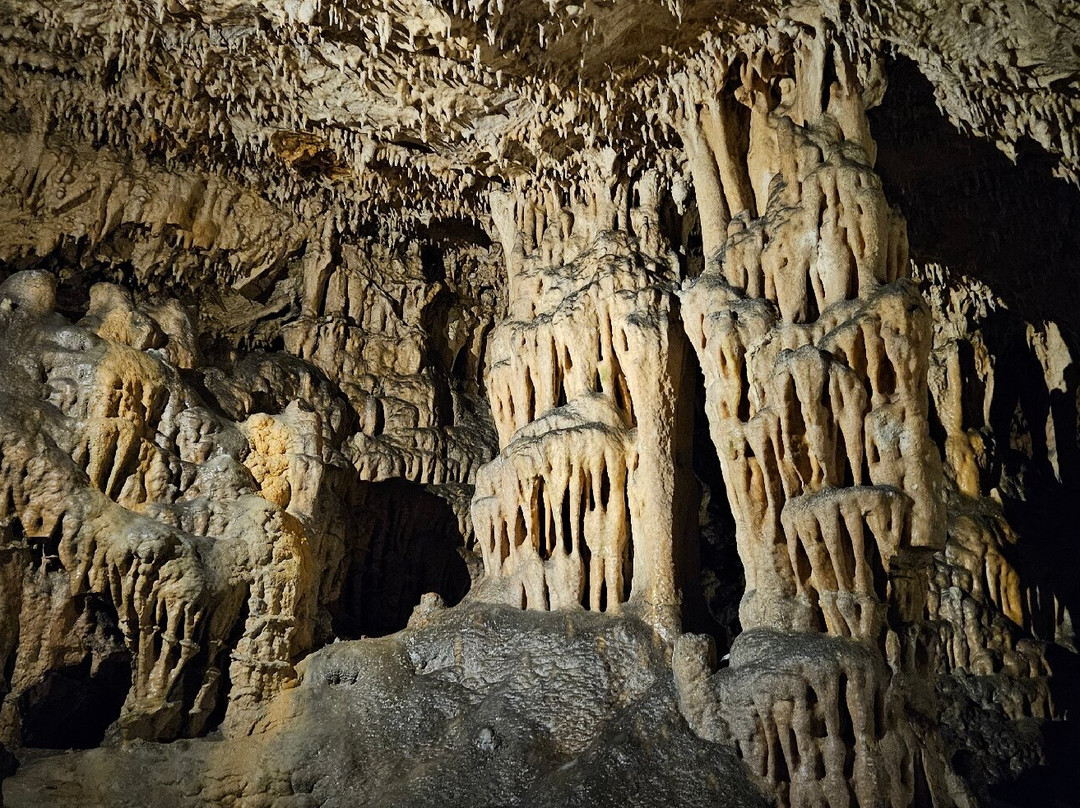 Biserujka Cave-克尔克岛必去景点