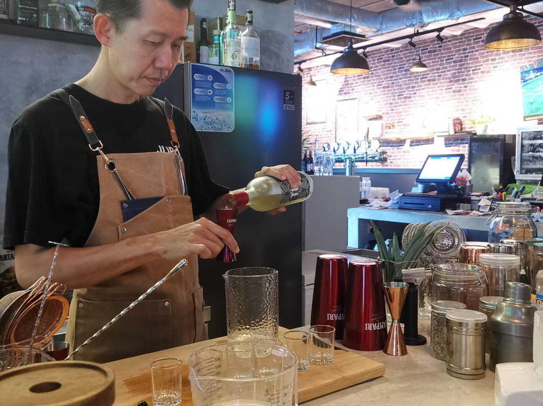 Sky 7 Hutong Island88 Cocktails Bar