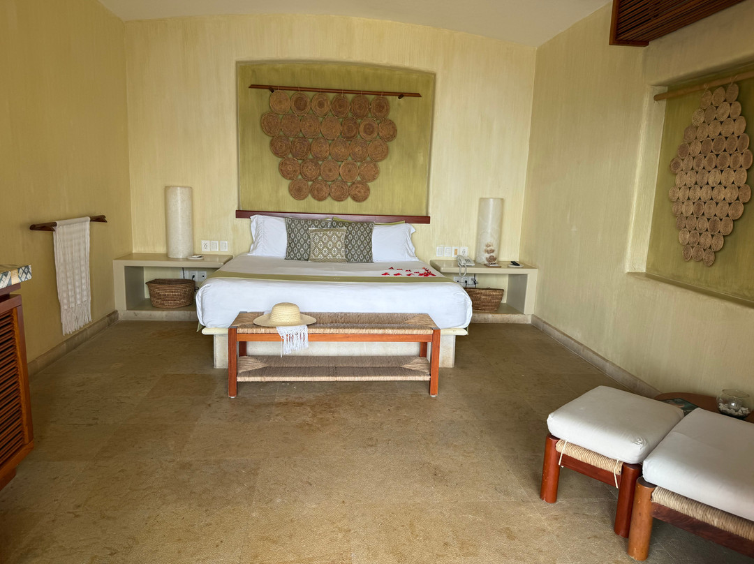 Tentaciones Hotel & Lounge Pool主图