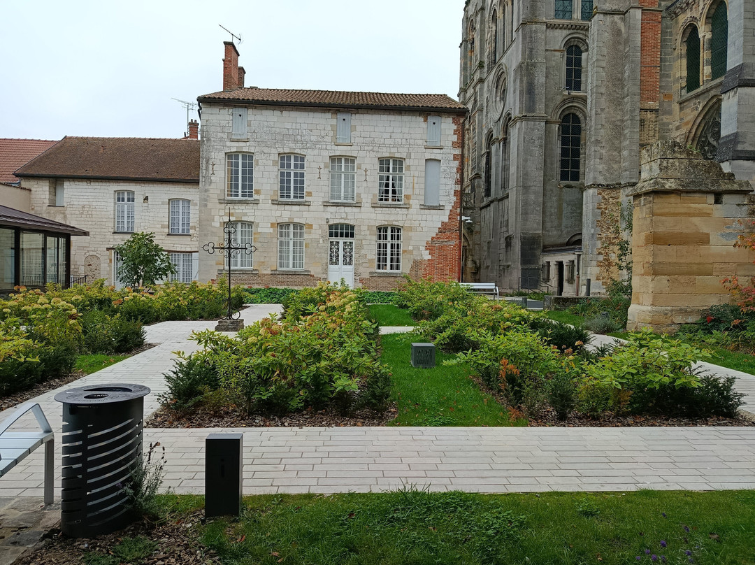 Musée du Cloître de Notre Dame-en-Vaux-香槟地区沙隆必去景点