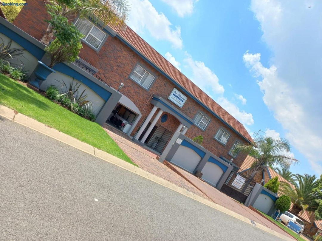 The Lakehouse Guest House主图