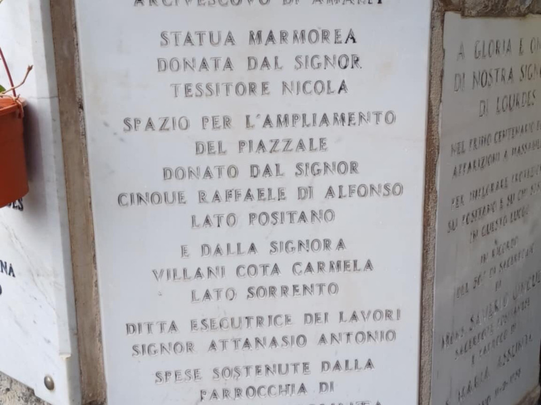 Statua Della Madonna Del Lourdes