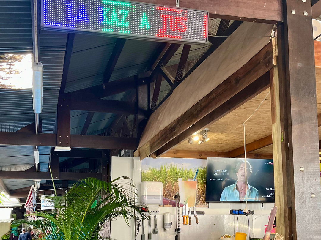 Petit Marché-圣丹尼必去景点