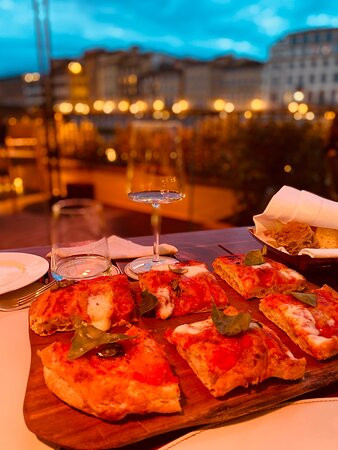 朗伽诺酒店主图