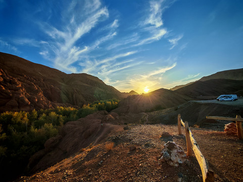 Toubkal Treks-伊姆利勒必去景点