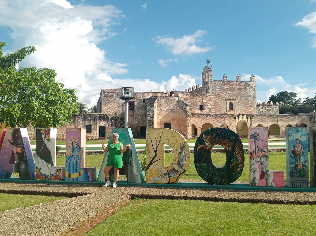 Cenote Zaci-巴利亚多利德必去景点