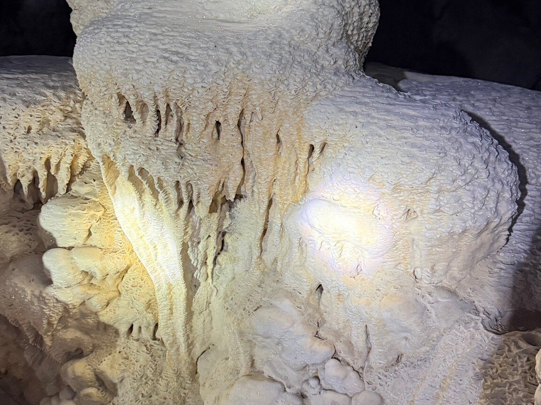 Coral Cave-拷索国家公园必去景点