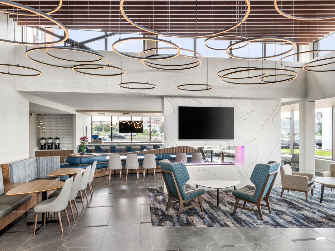 拉瓦尔Residence Inn 酒店