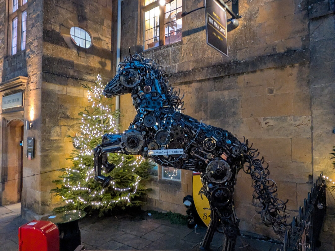 Crown and Trumpet Inn主图