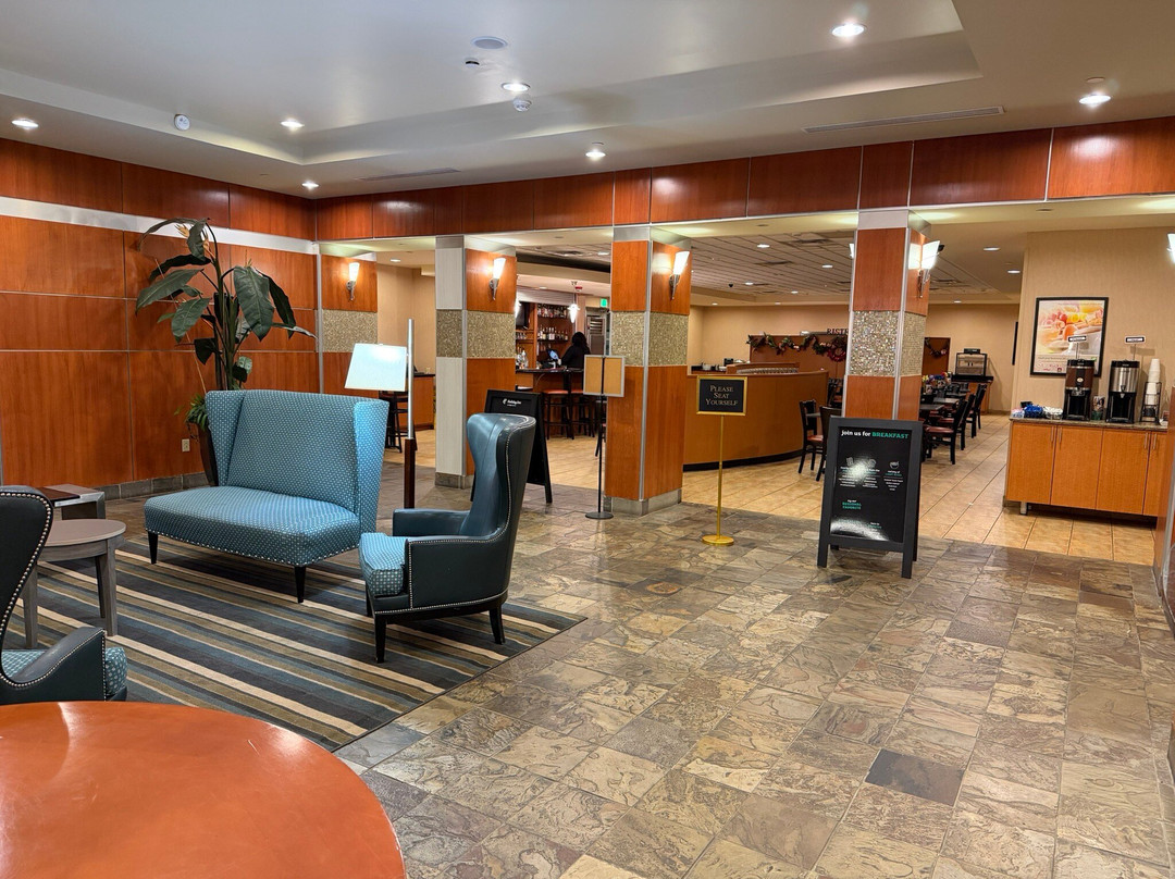 威廉斯堡假日套房酒店主图