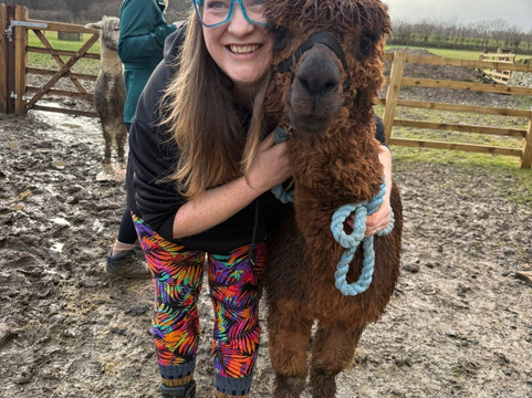 Walking the goats at Lower Coates-巴恩斯利必去景点