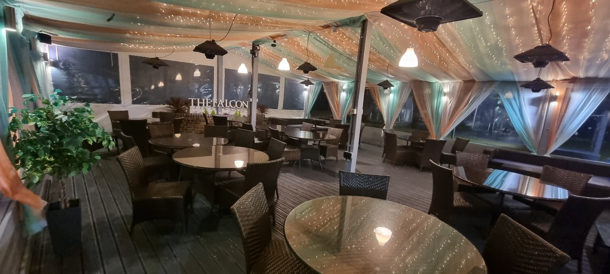 哈顿猎鹰旅馆-官方