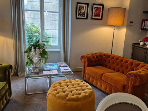 亚历山德拉酒店主图