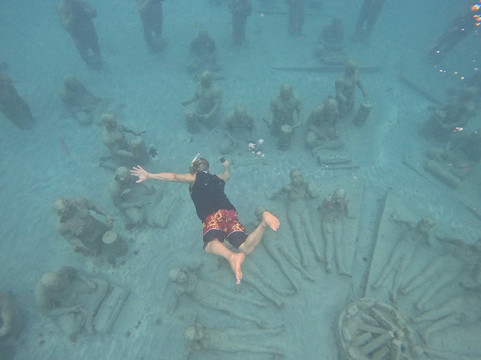 Under SXM-Little Bay必去景点