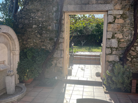 皮尔戈斯密斯特拉酒店主图