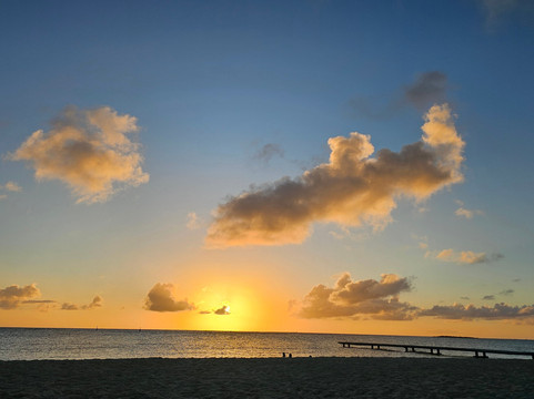 Rodgers Beach-San Nicolas必去景点