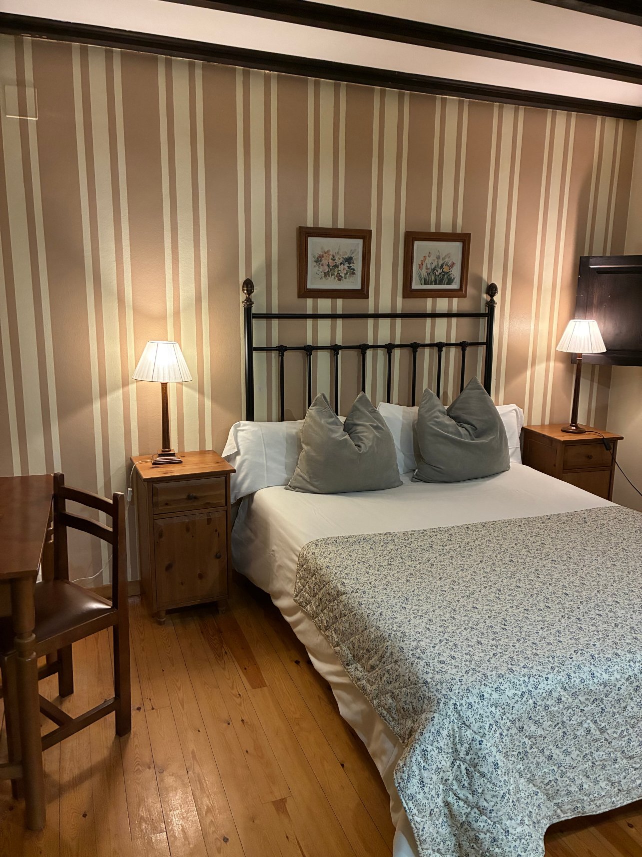 帕萨达梅尔朗特酒店-客卧