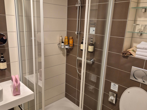 健康百事达酒店主图