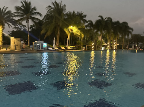 海南兴隆希尔顿逸林滨湖度假酒店主图