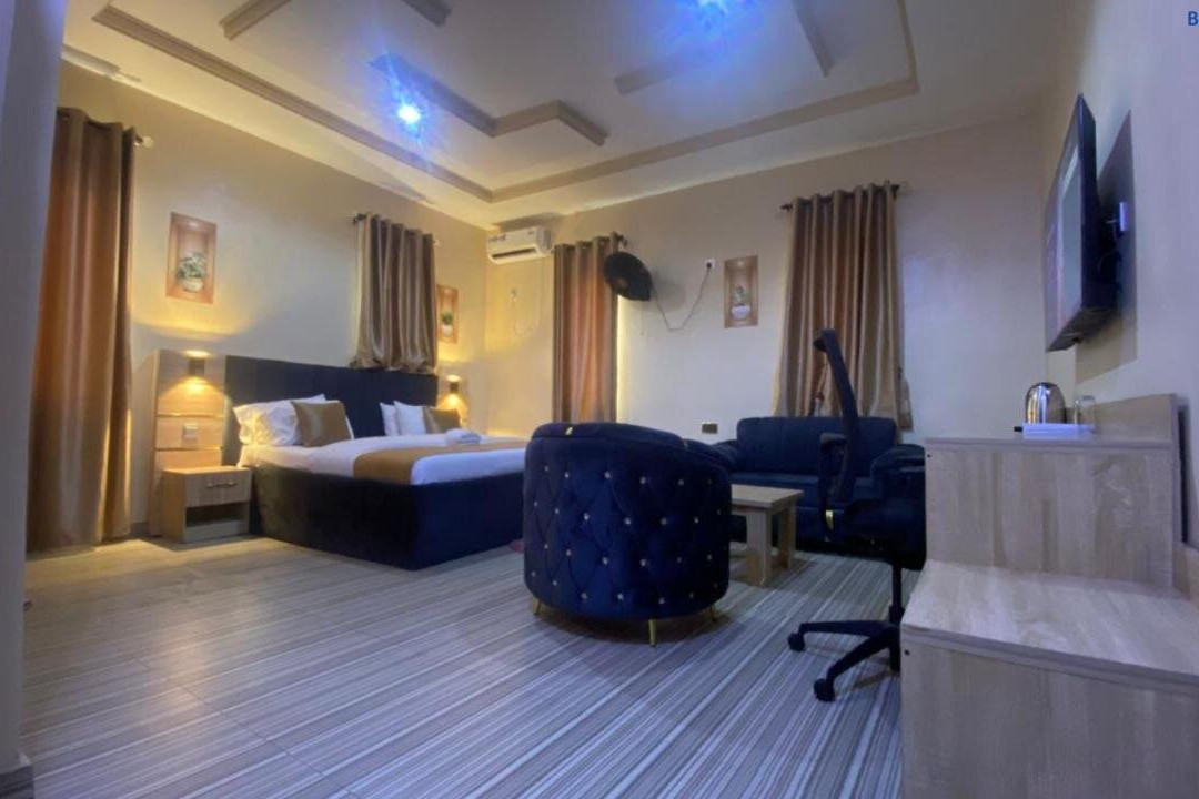 Clear Gates Hotel