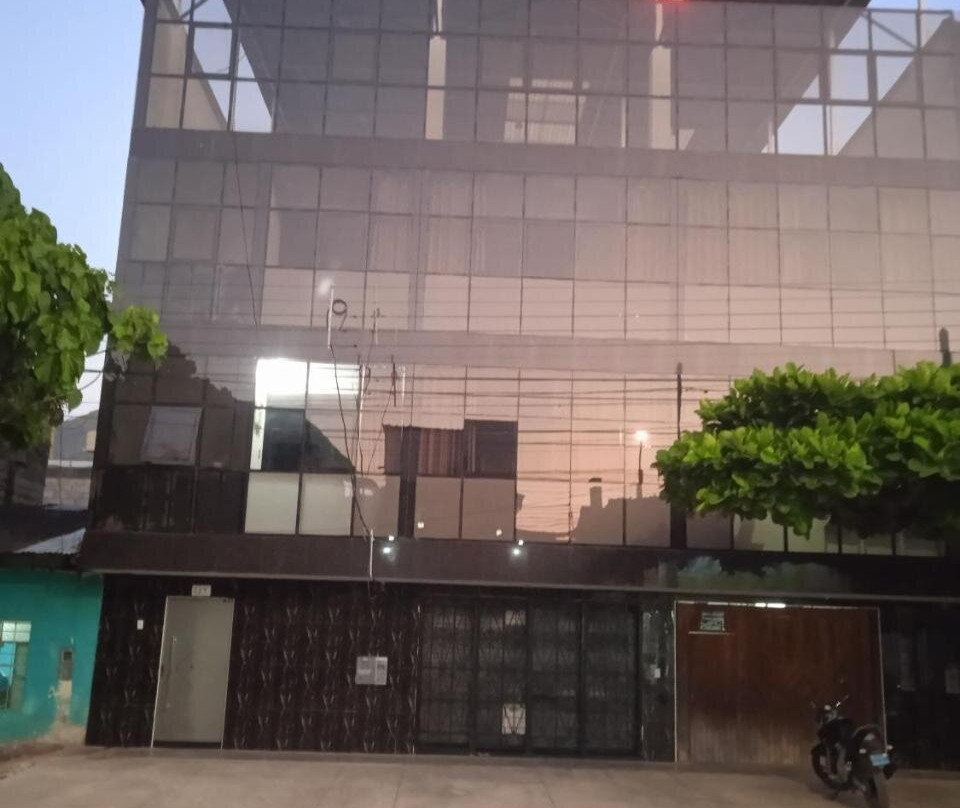 洛斯克里斯塔莱斯