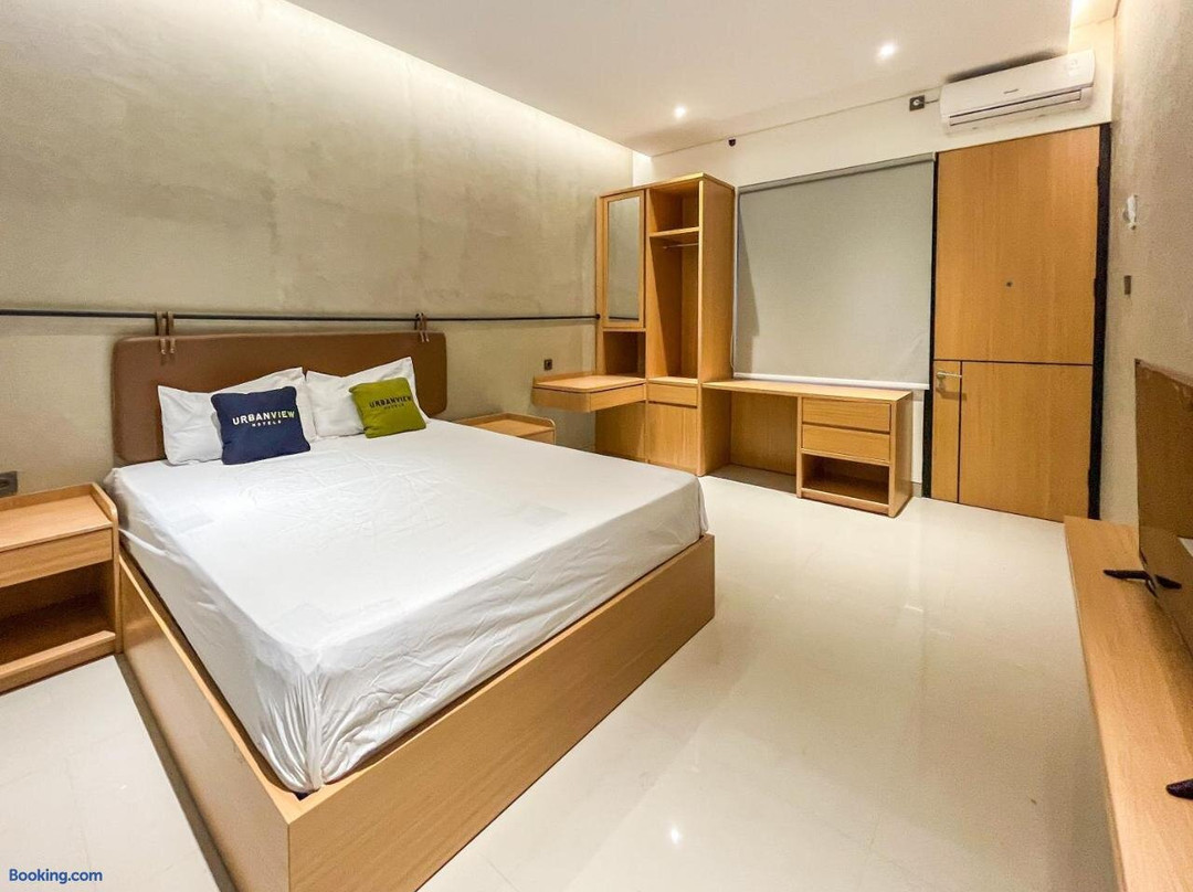 Urbanview Tigatuju Living Blitar