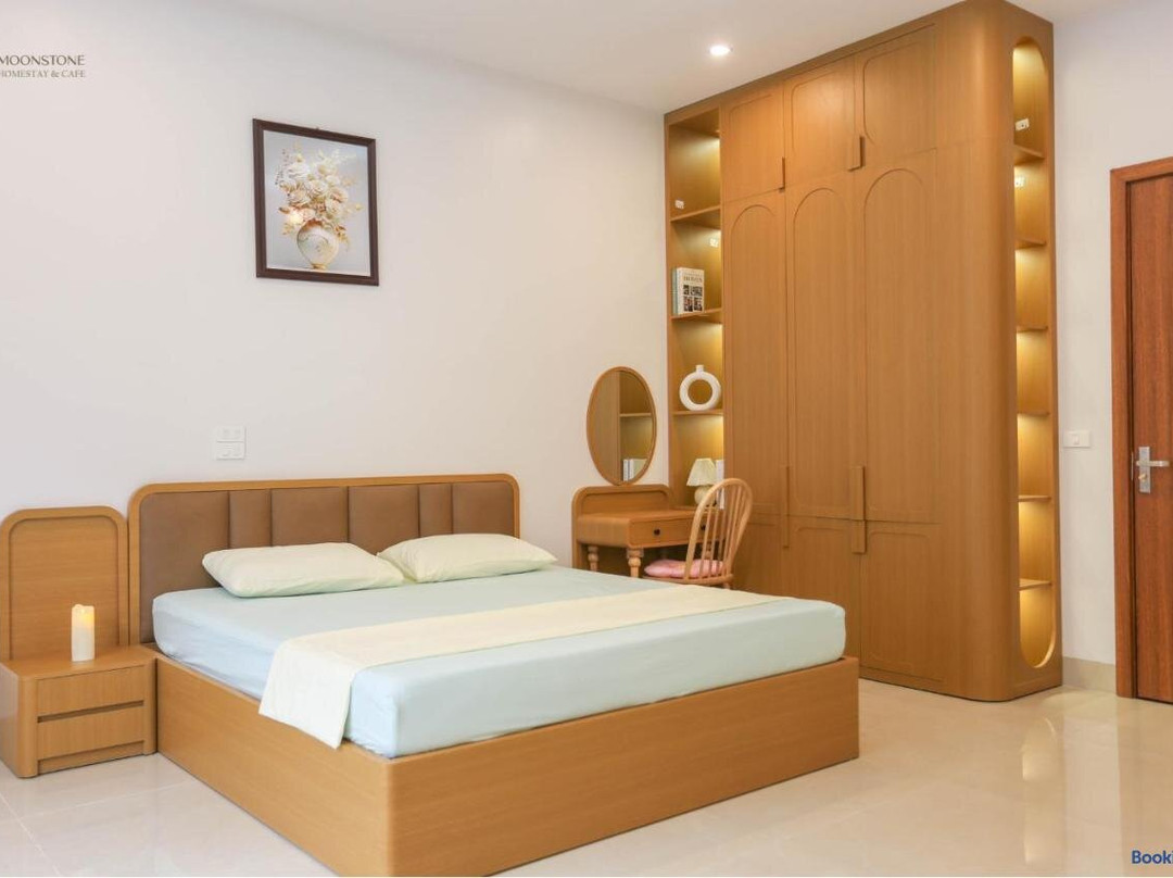 Moonstone Homestay & Cafe - Vinhomes Ocean Park 2