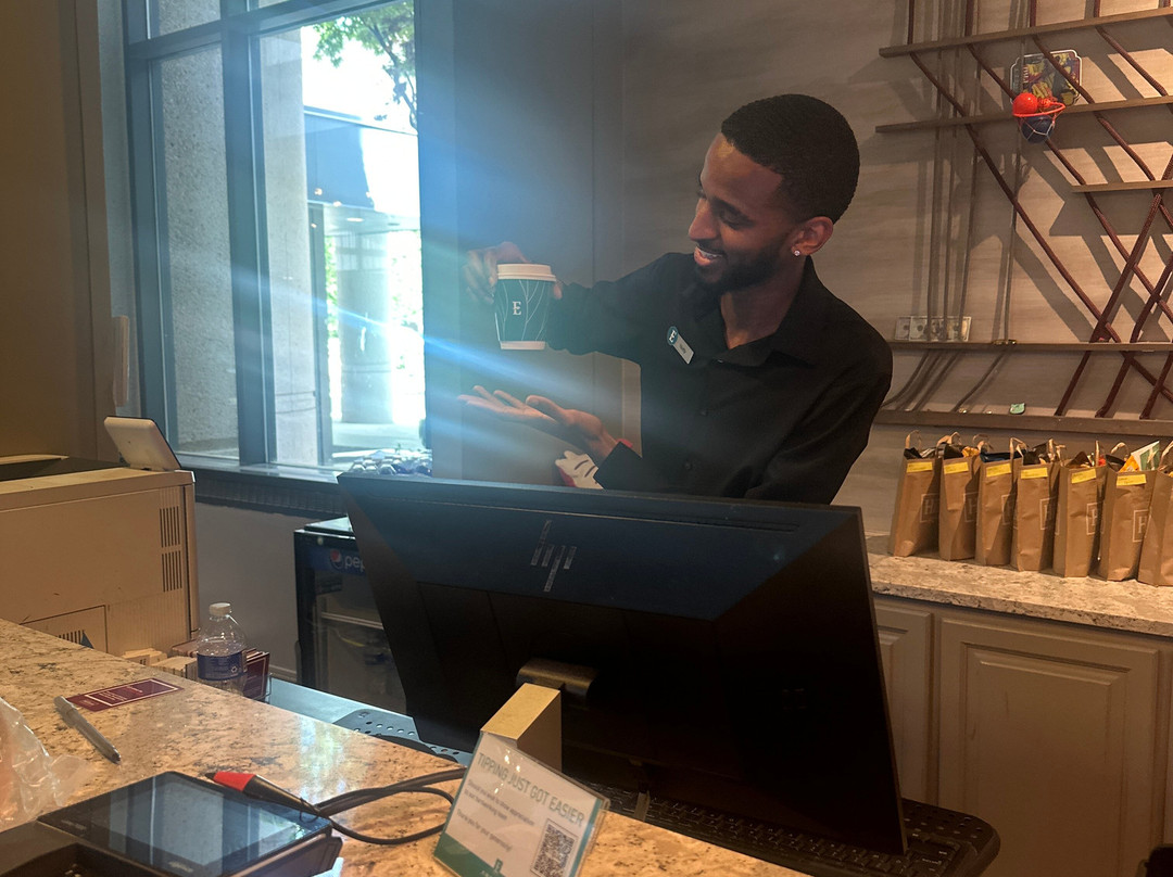 华盛顿贝塞斯达希尔顿安泊酒店主图