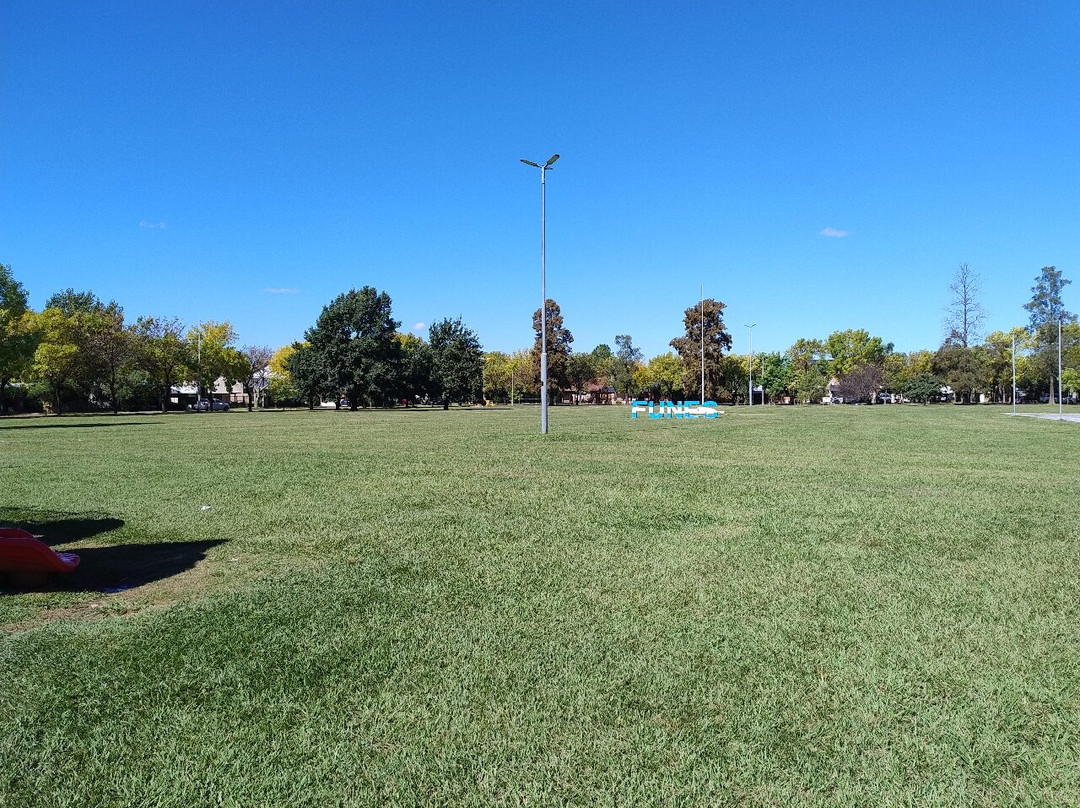 Plaza de los Pinos-Funes必去景点